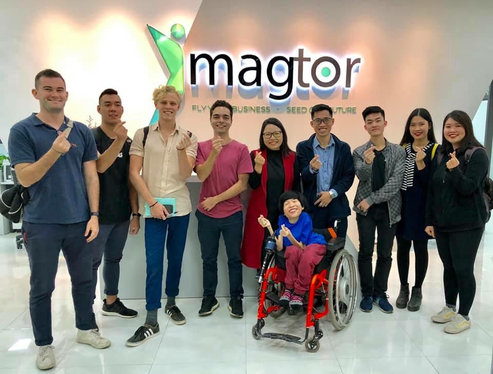 Tomas Moran with RARE students and Imagtor employees