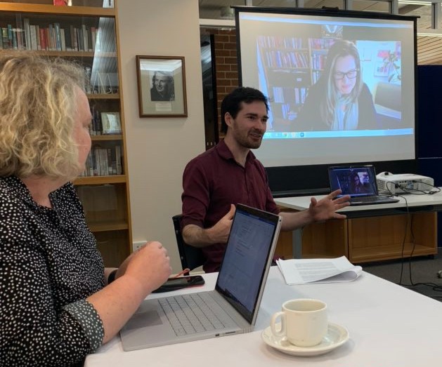 Dr Timothy Laurie, UTS speaking at the SSSHARC huddle. 