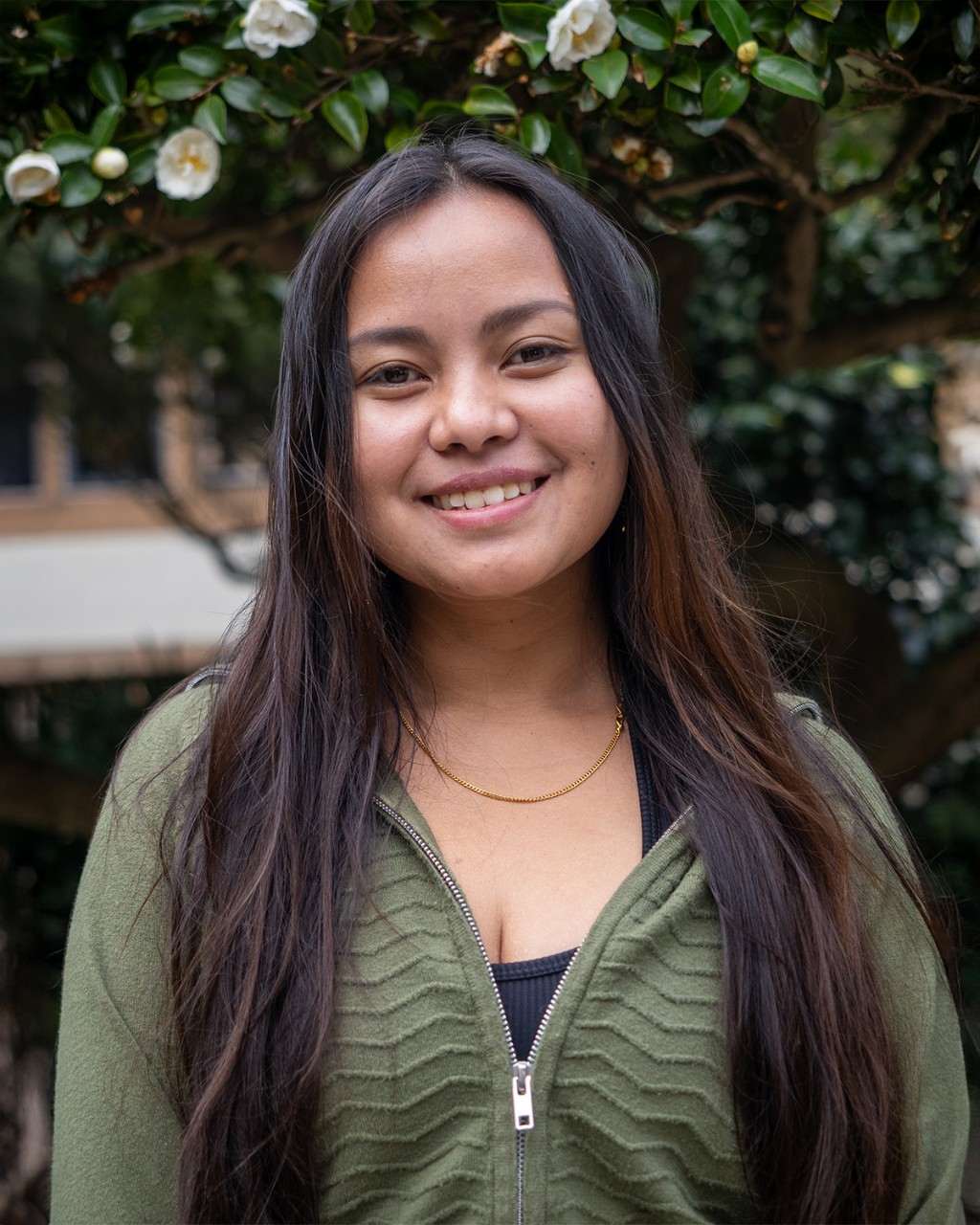 SEI Honours Fellow Cana Nongkhlaw in the Vice Chancellor's Garden