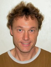 Head and shoulders photo of Manfred Lenzen