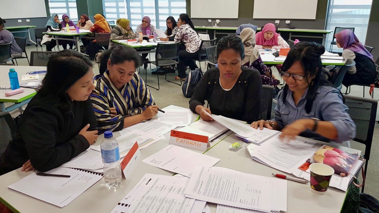 The Indonesian leaders participating in a workshop session. 