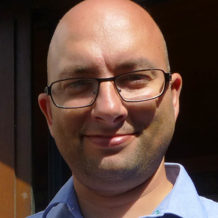 Headshot of Dr Miguel Hernández-Prieto