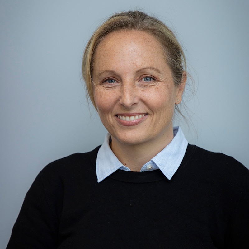 Headshot of Alison Robertson