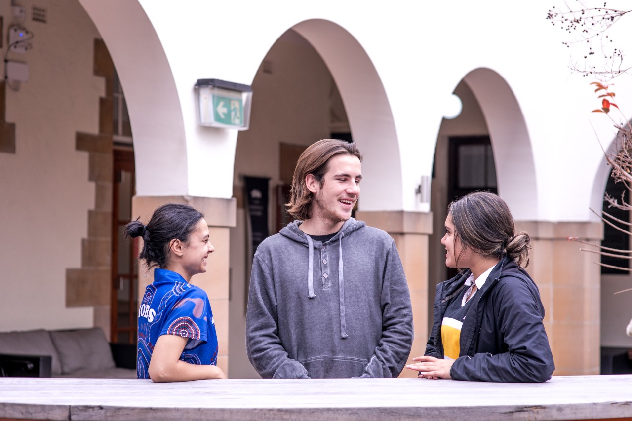 Students on the University of Sydney campus